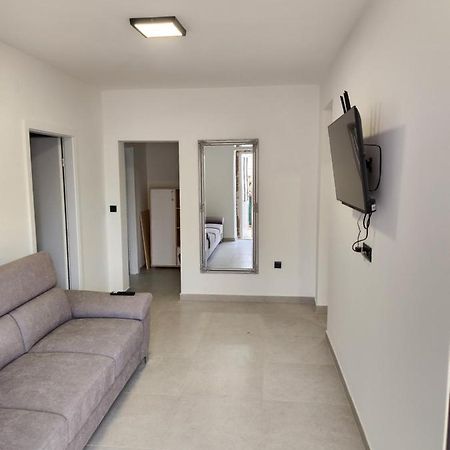 H&D Apartment Sumartin Luaran gambar