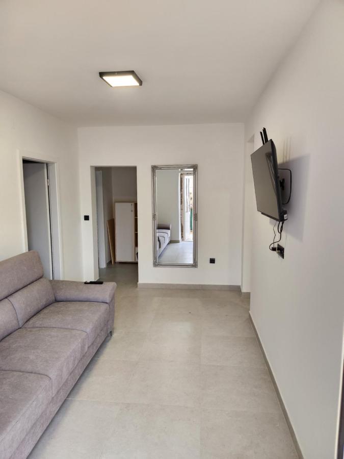 H&D Apartment Sumartin Luaran gambar
