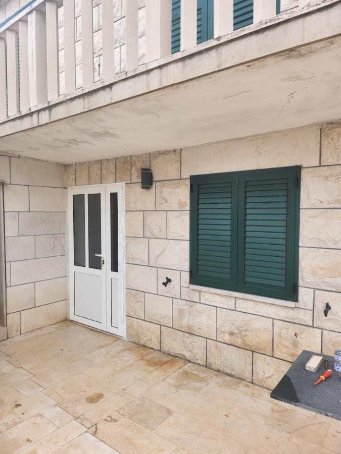 H&D Apartment Sumartin Luaran gambar