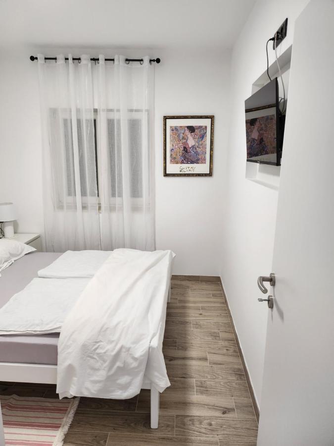 H&D Apartment Sumartin Luaran gambar